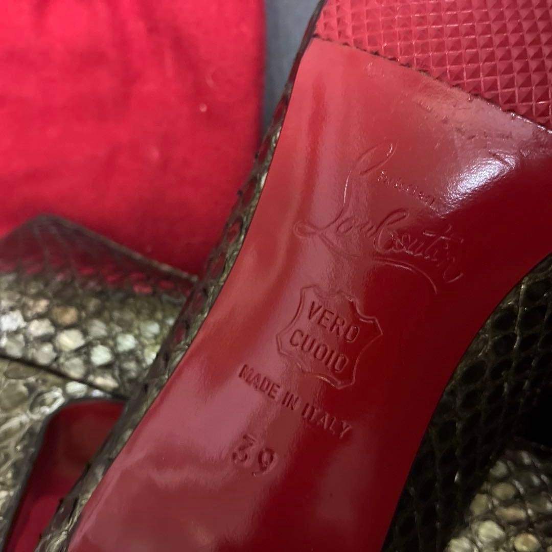 1016 クリスチャンルブタン パイソン型押し ポインテッドトゥパンプス