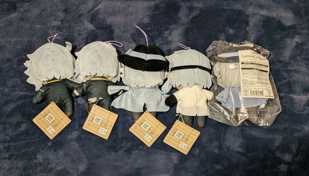 ツイステ〈アズール〉缶バッジ.カード類.ねんどろいどetcグッズセット