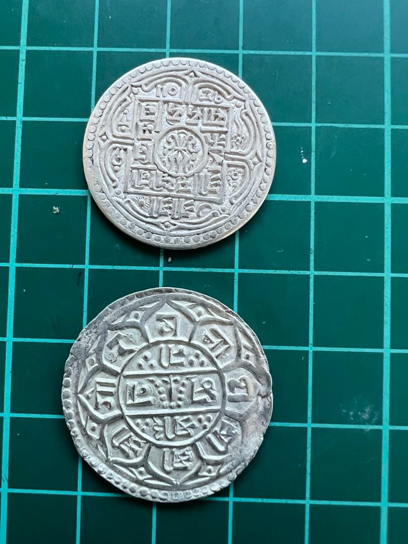 外国銀貨　チベット銀貨　2枚