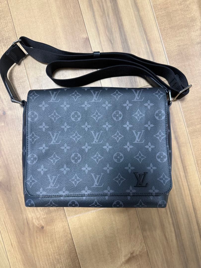 【極上美品‼️】ルイヴィトン モノグラムエクリプス ディストリクト PM NV2