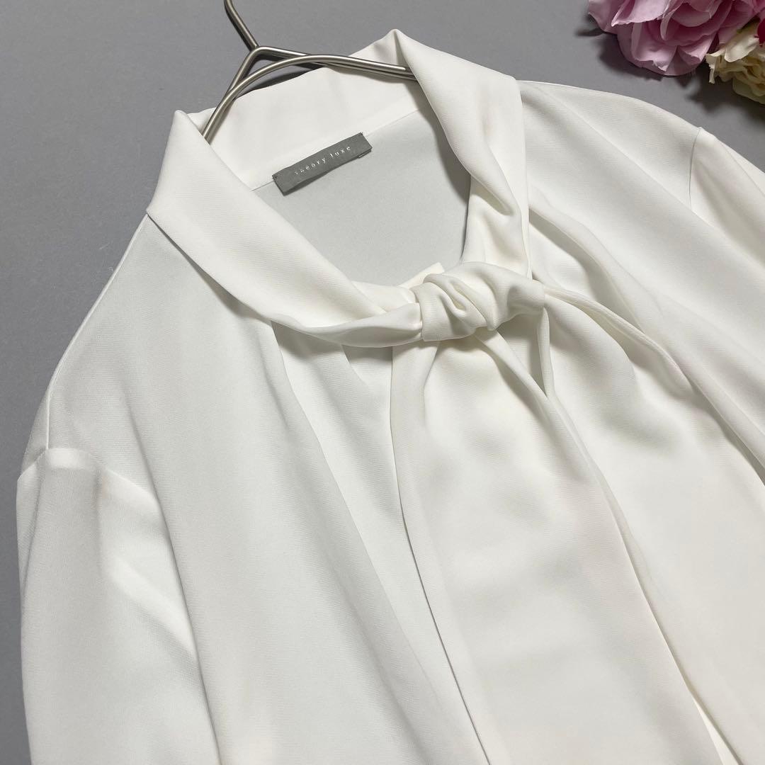 極美品✨セオリーリュクス ボウタイブラウス HEAVY.PEARL 白 40 - メルカリ