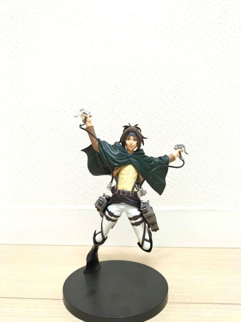 進撃の巨人　ハンジ　フィギュア