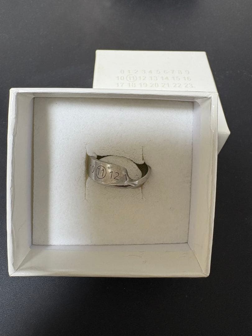 Maison Margiela ツイストナンバーリング