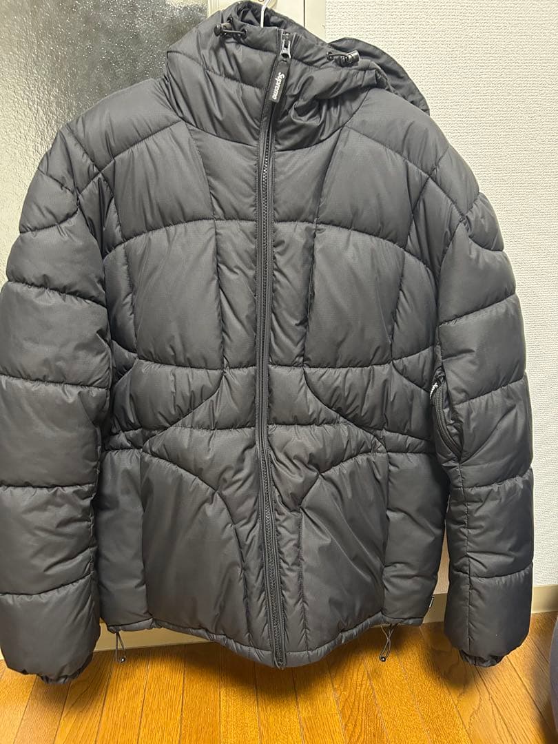 Supreme ダウンジャケット グレー フード付き - メルカリ