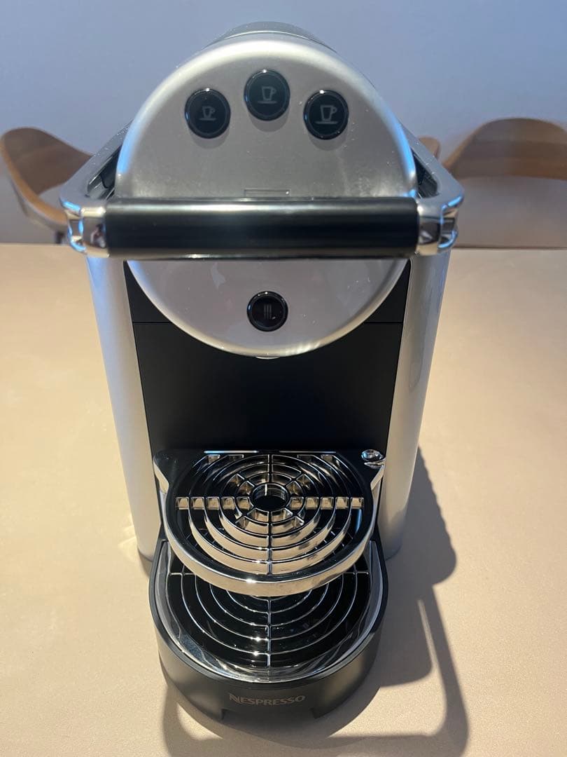 【未使用】ネスプレッソ ジニアス ZN100業務用【開封済み】 変換アダプタ付き