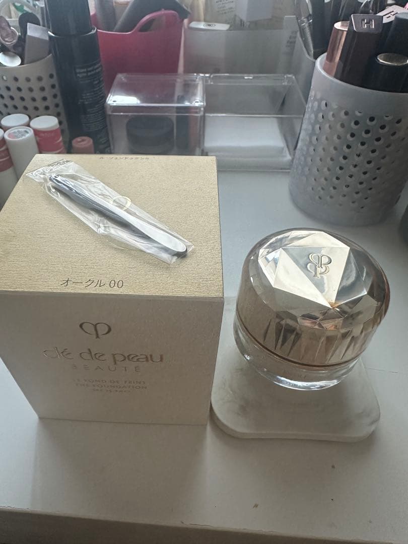 クレドポーボーテ　クリームファンデーション　オークル00