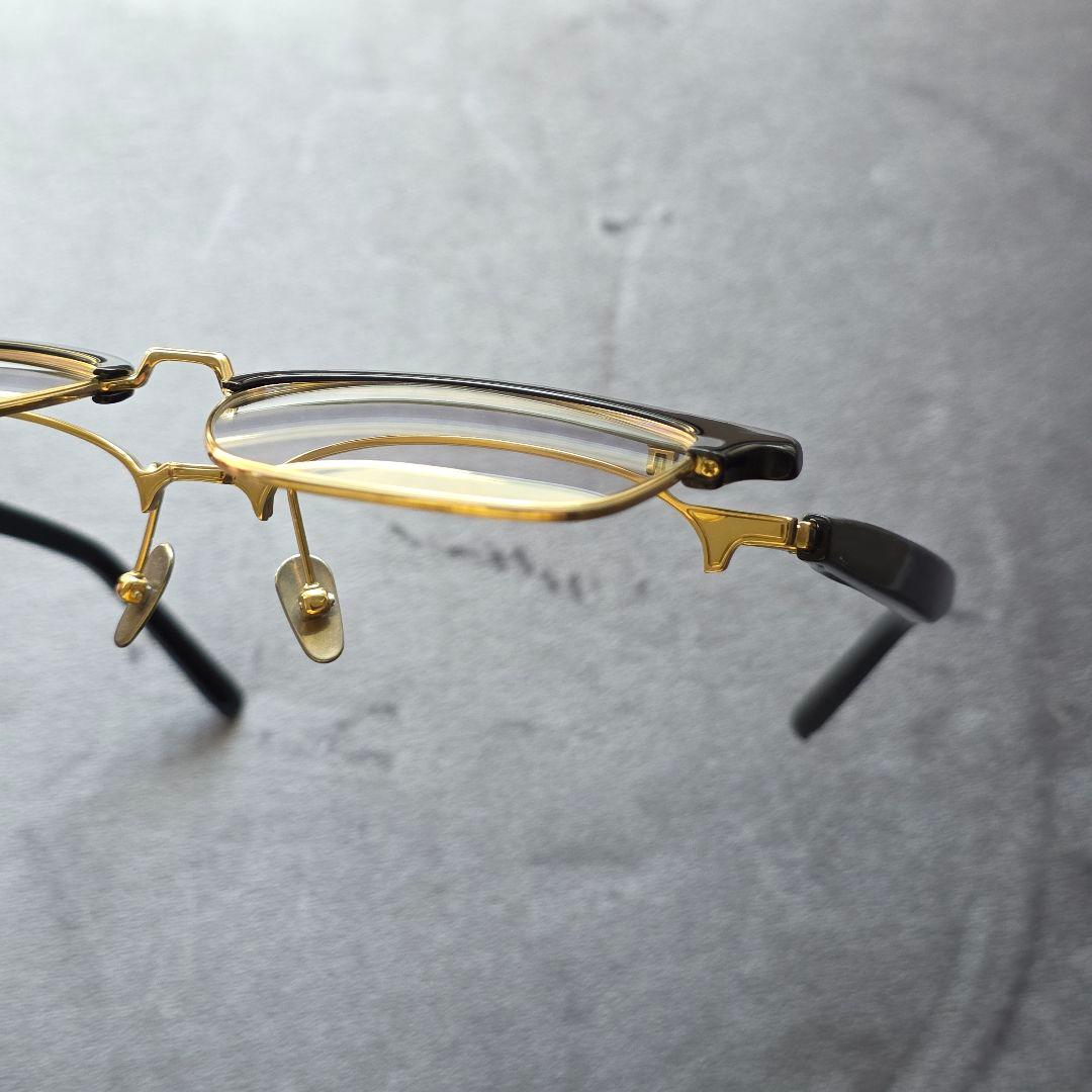 跳ね上げ式 メガネ サーモント ブラック/ゴールド チタンアセテート