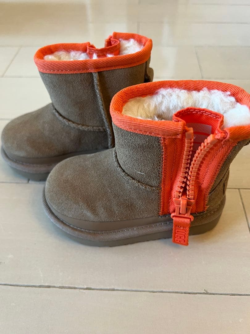 ugg 13.5センチ