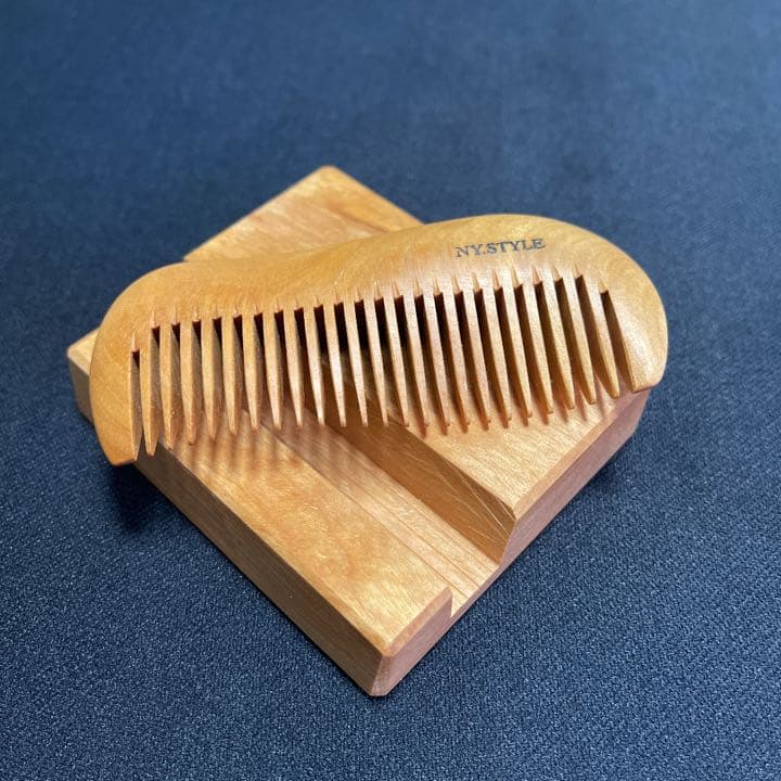 【NYスタイル数量限定品】ひねり髪すき古木と、櫛スタンド & スマホスタンド