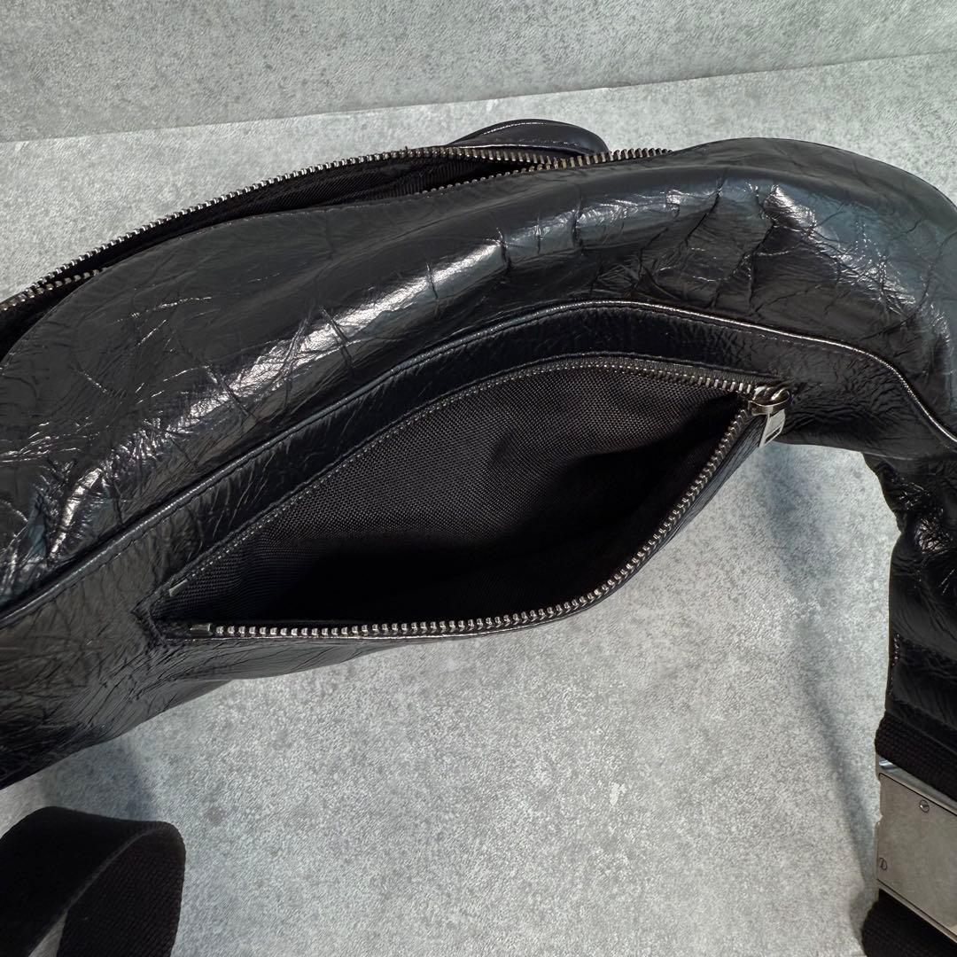 美品 サンローラン ロゴ エンボス レザー メンズ ウエスト ボディ