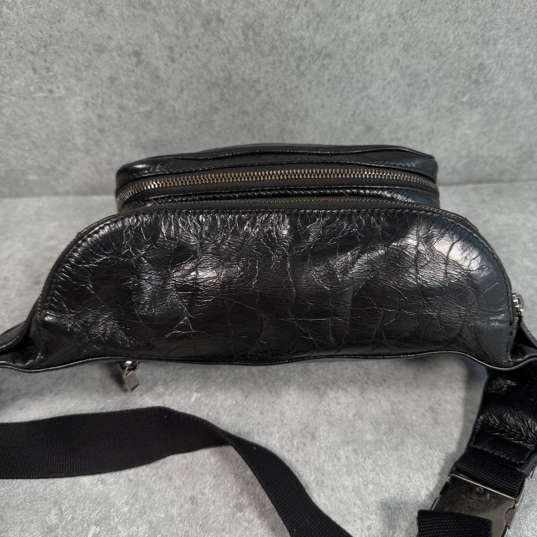 美品 サンローラン ロゴ エンボス レザー メンズ ウエスト ボディ