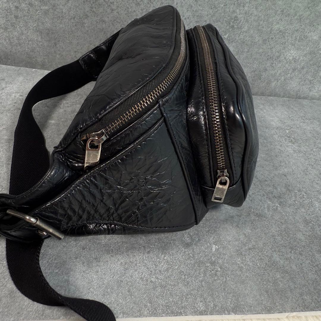 美品 サンローラン ロゴ エンボス レザー メンズ ウエスト ボディ