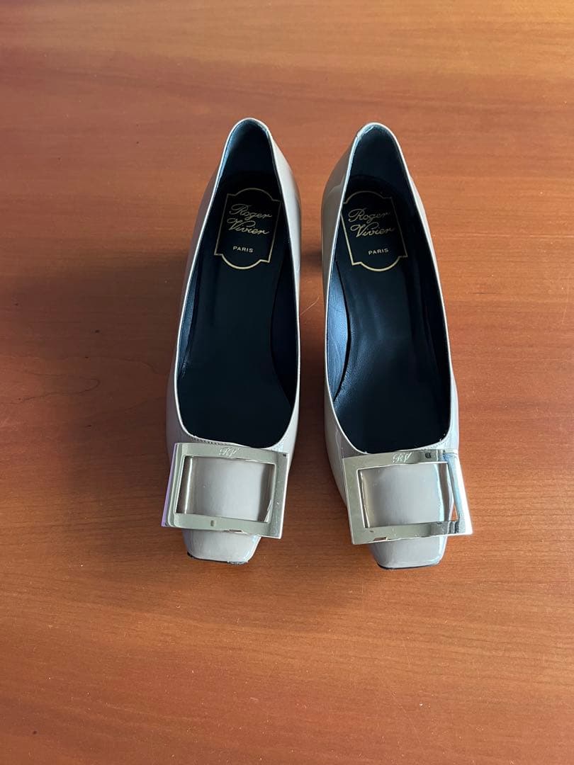 Roger Vivier ベージュ パンプス