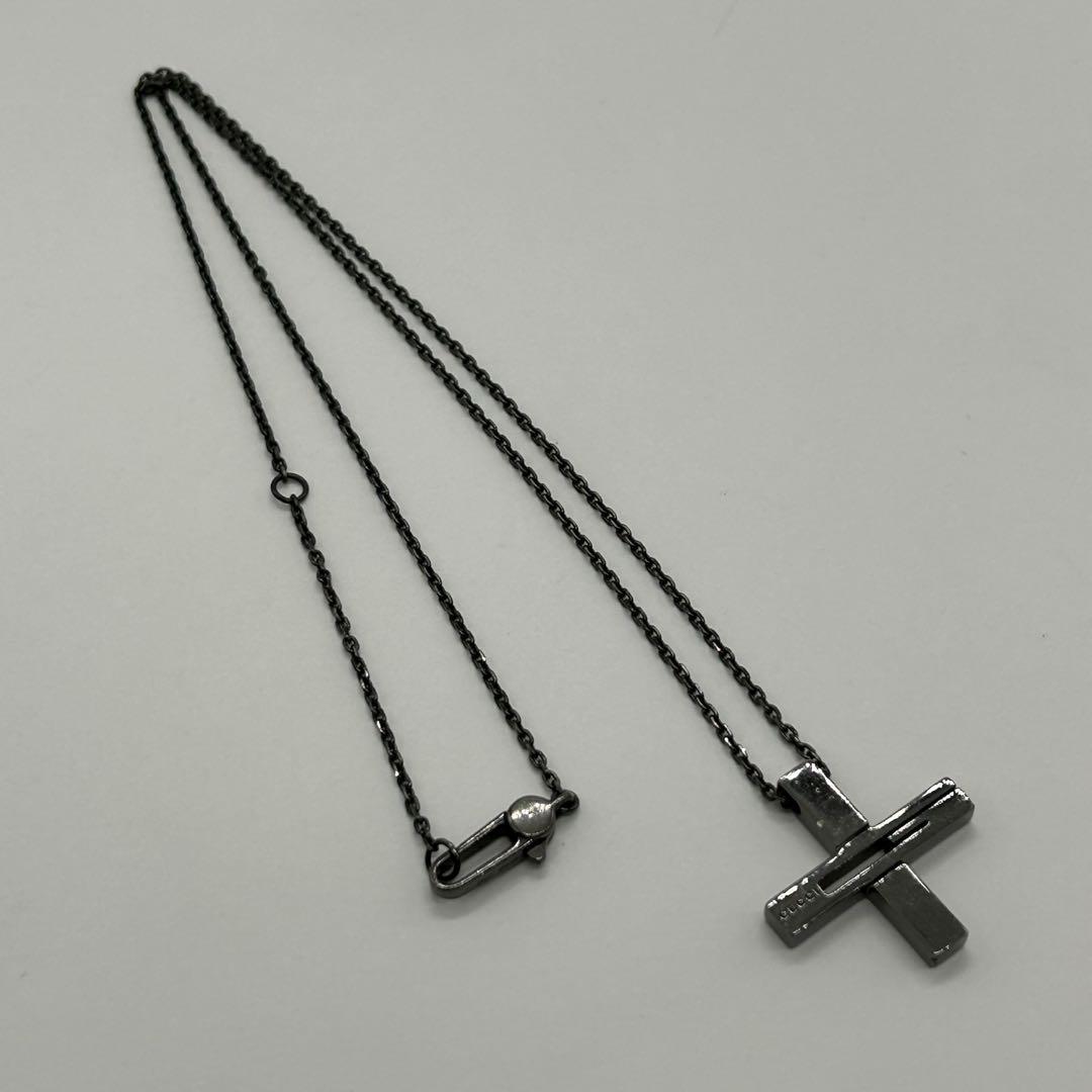 グッチ GUCCI カットアウトG クロス ネックレス ブラックコーティング