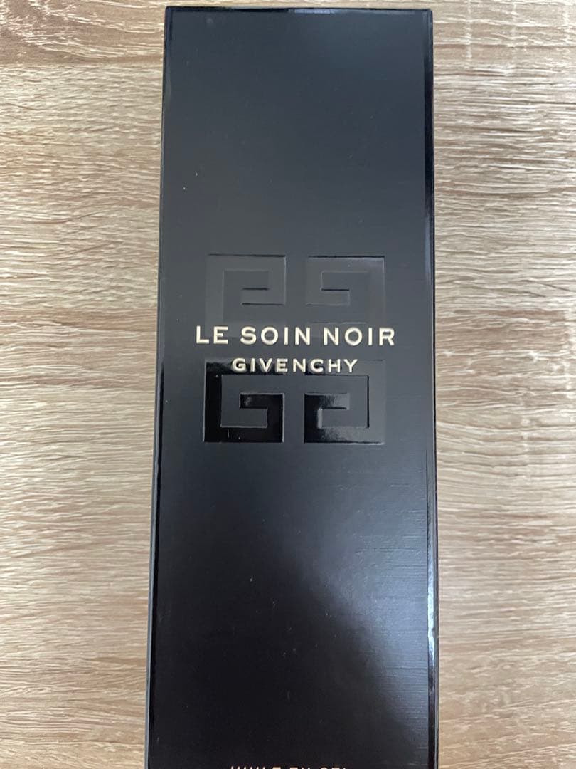 Givenchy Le Soin Noir クレンジングオイル 125ml