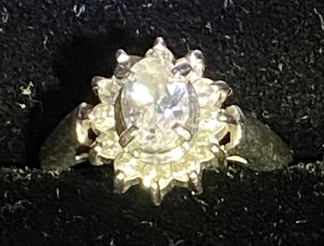 天然ダイヤモンド オーバルカット プラチナリング 指輪 pt850