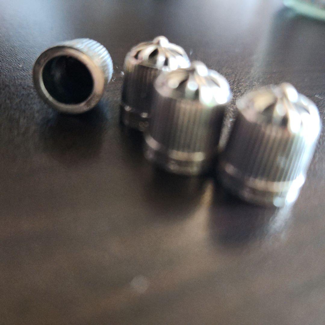 クロムハーツ ノベルティ エアーバルブキャップ マイアミ店限定