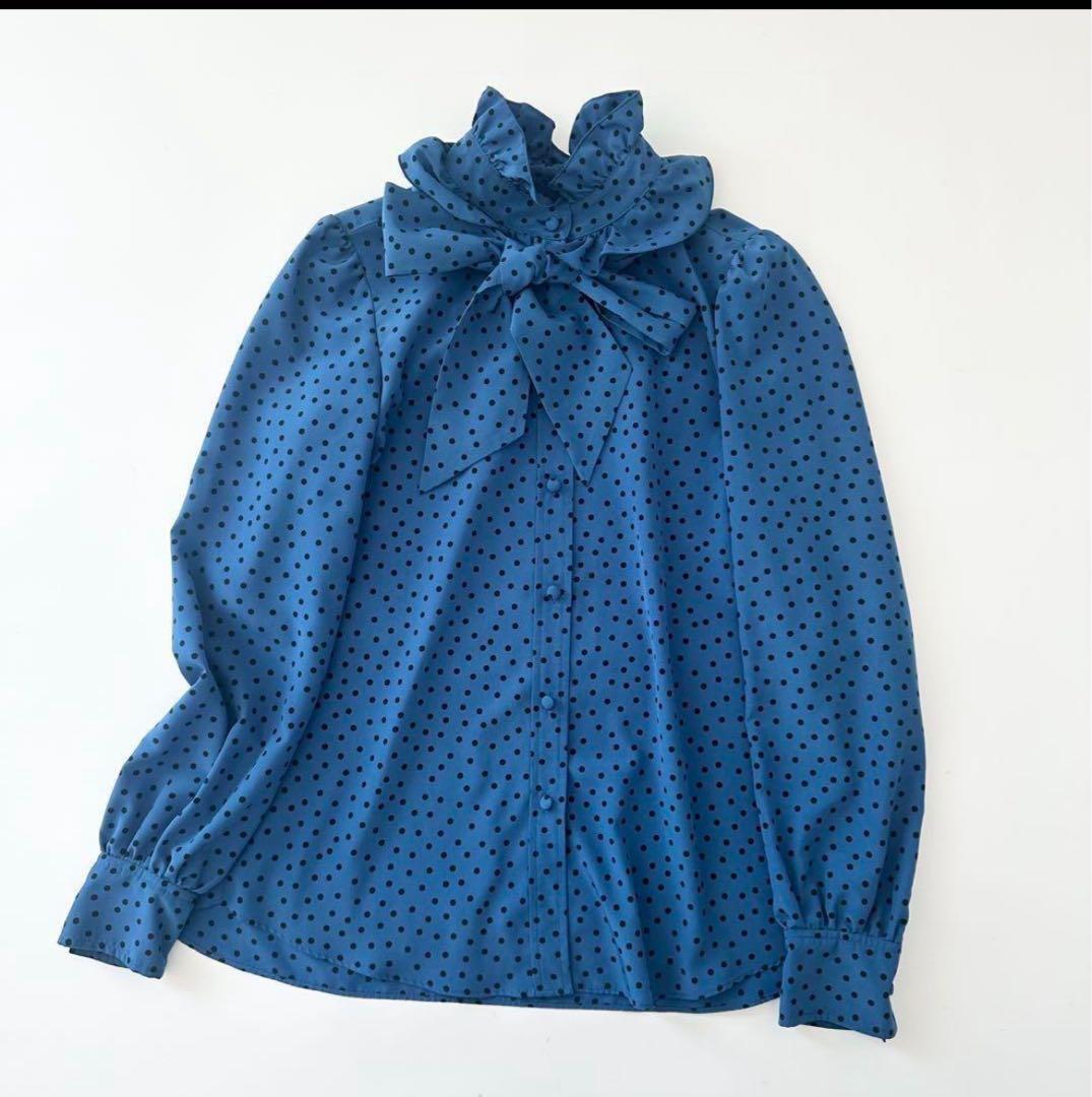ルルウィルビー ドット デシン フリル ボウタイ ブラウス ブルー 2