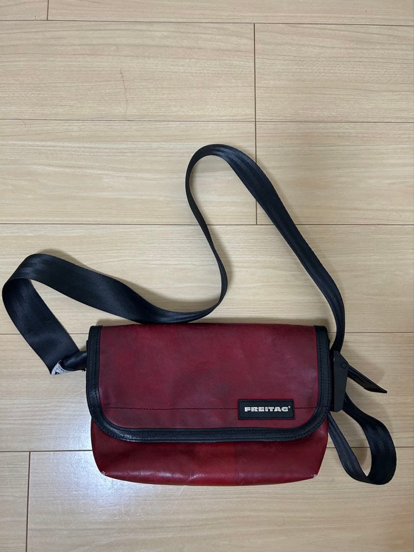 FREITAG メッセンジャーバッグ レッド