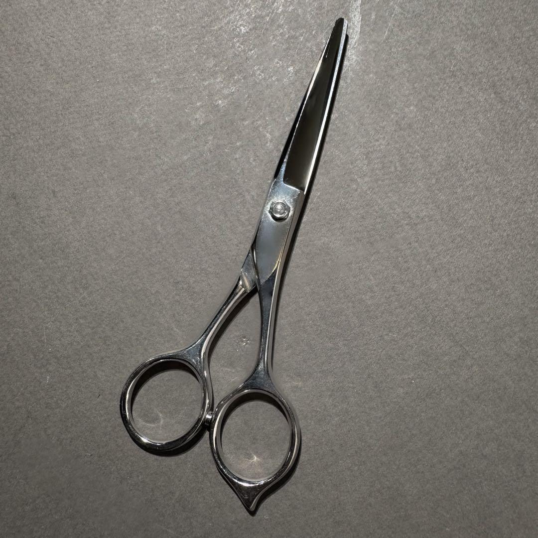 【KIKU OKAWA キクオオカワ】COBALTシザーコバルト5.5 コバルト カットシザー／コブ型オフセットタイプ / 美容師シザー工房