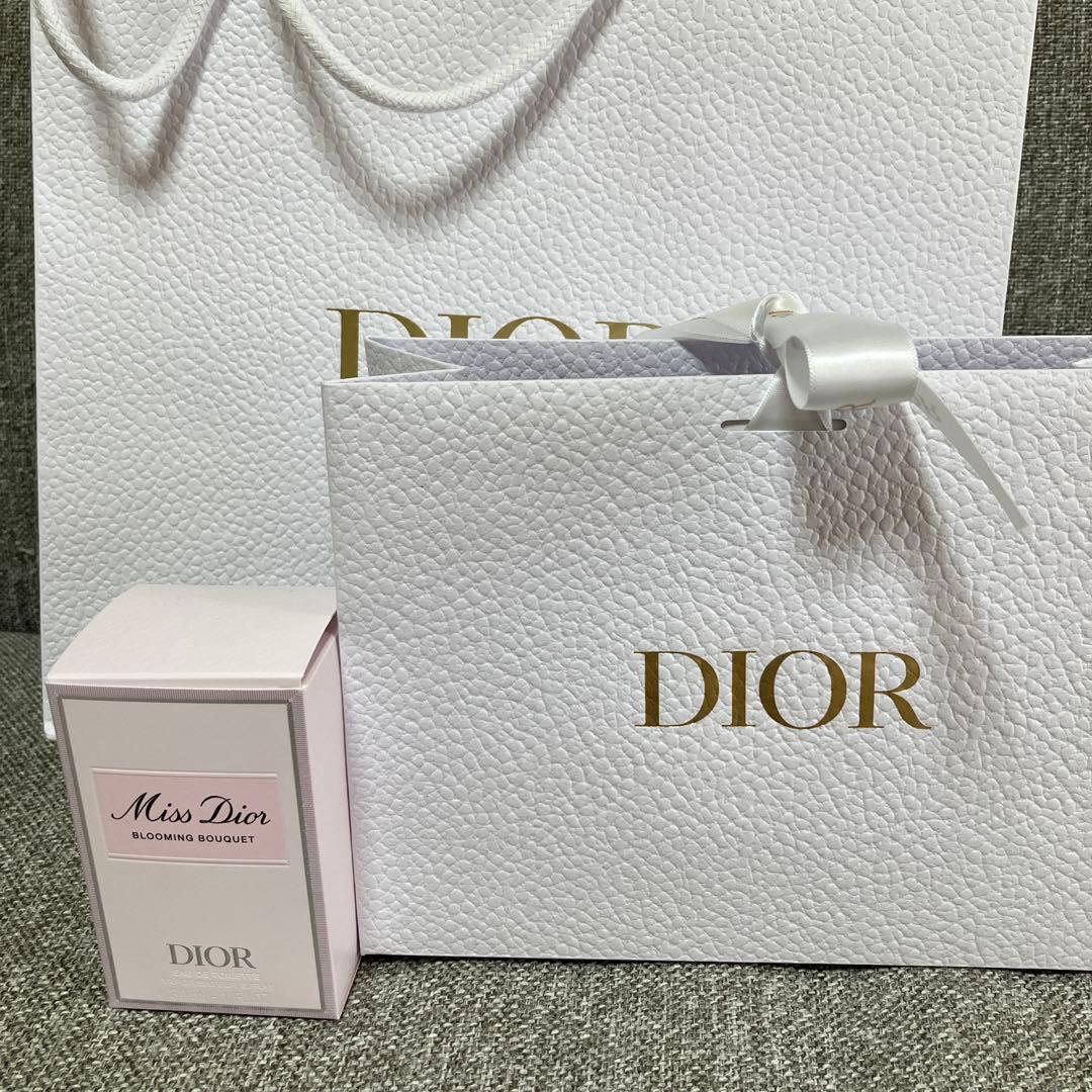 プレゼント包装　国内正規品【新品】ミスディオール ブルーミングブーケ30ml