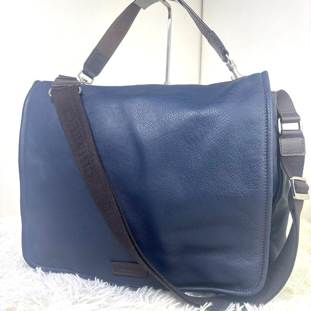 [美品] キアルージ　メッセンジャーバッグ　レザーシボ革　イタリア製　2way