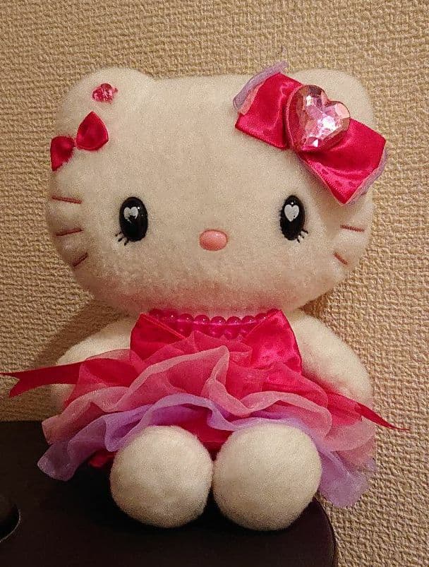 USJハローキティ ぬいぐるみ - メルカリ