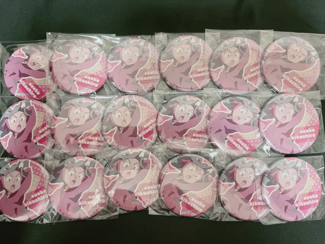 キャラクター缶バッジ 16個セット ピンク