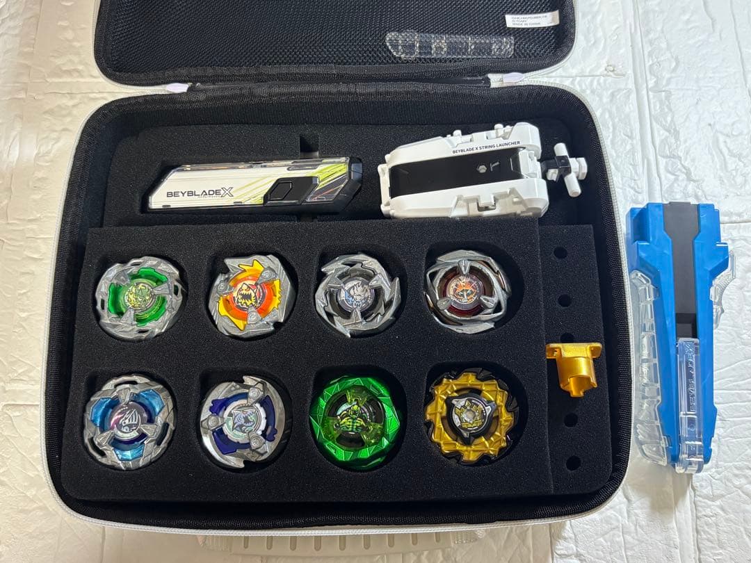 ベイブレードX まとめ売り ベイ8個、ランチャー、ケースなど付属 ベイブレードX まとめ売り ベイ8個、ランチャー、ケースなど付属