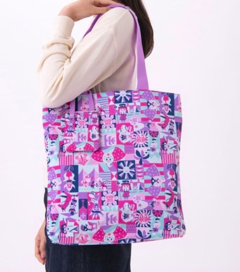 ディズニーランド イッツアスモールワールドトートバッグ - メルカリ