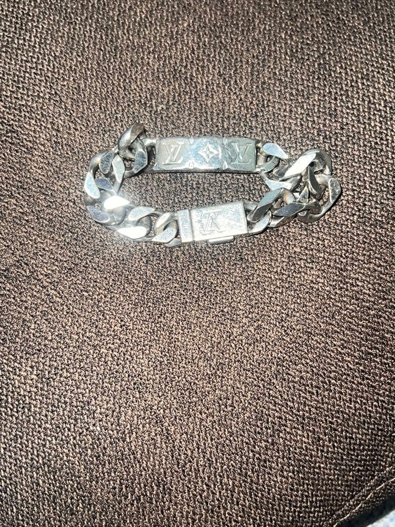 ルイヴィトンブレスレット