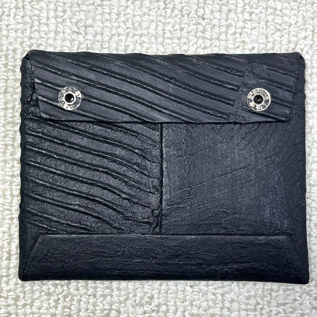 【美品】カガリユウスケ ケース 黒壁 牛革/パテ 黒 漆喰 小銭入れ