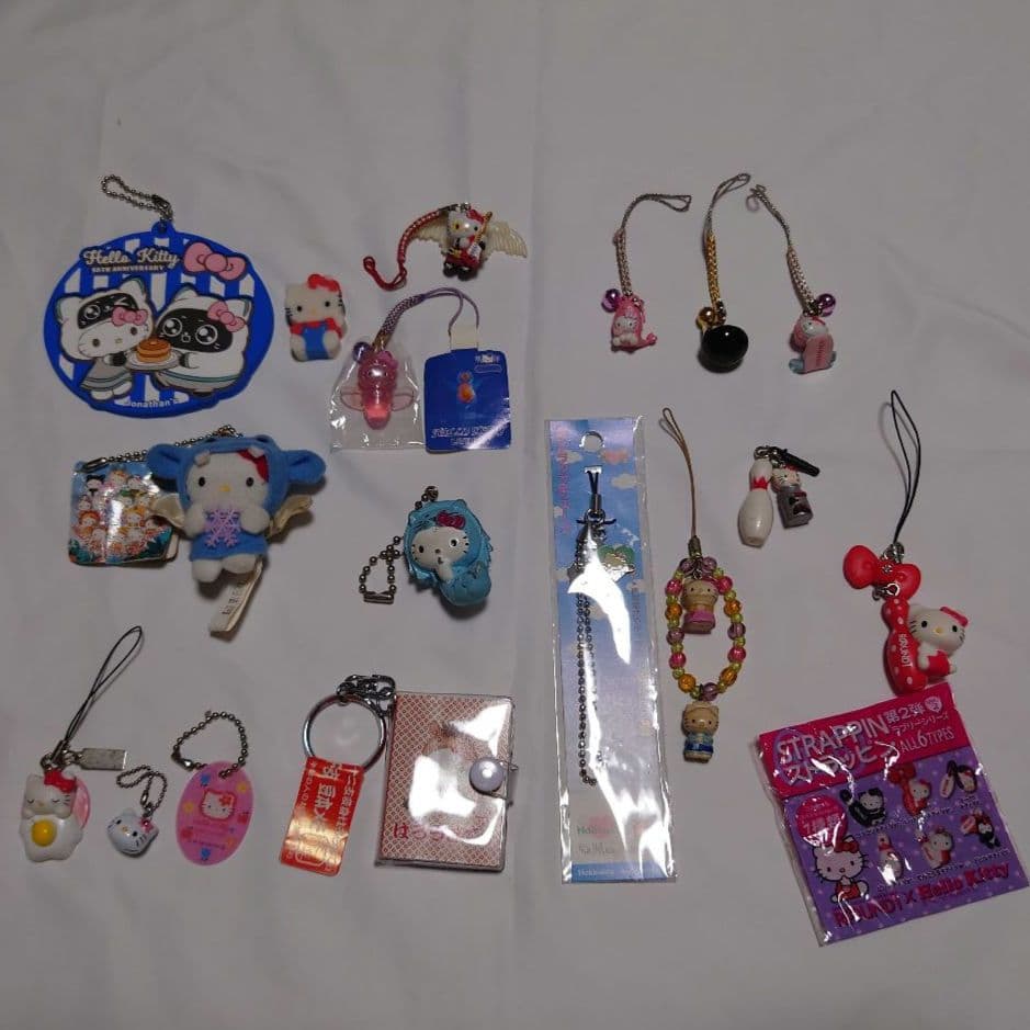 合*3様 ハローキティ 根付け 他 17点まとめ ご当地キティ 根付け 山梨限定 ほうとう 談合坂上り ハローキティ