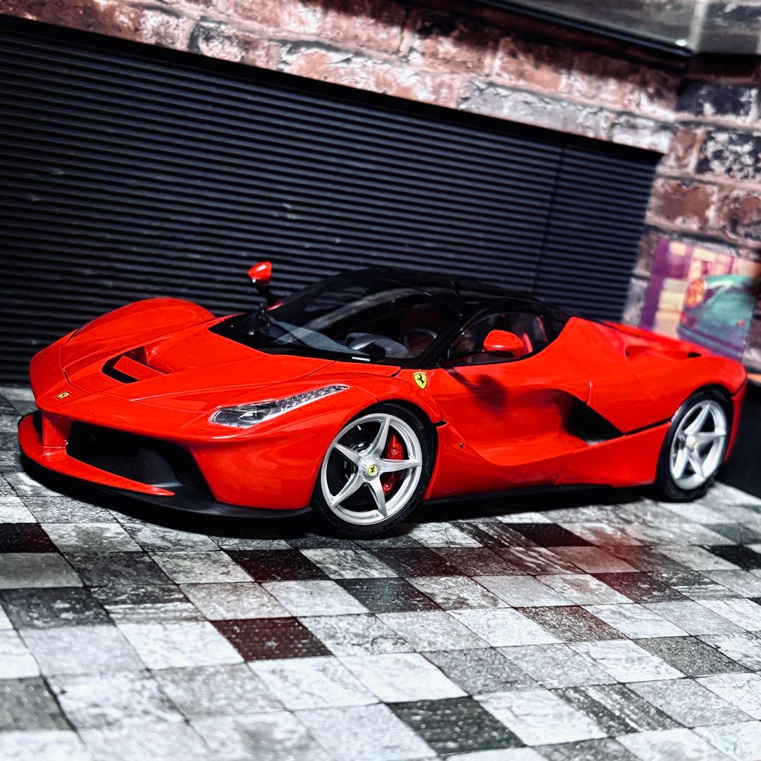 1/18 BBR フェラーリ ラ フェラーリ ロッソコルサ 322 BBR 1/18 フェラーリ ラ・フェラーリ アペルタ 2016 ロッソコルサ 322