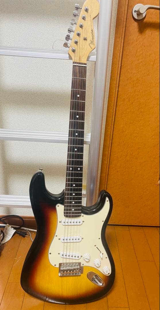 Mavisエレキギター サンバースト