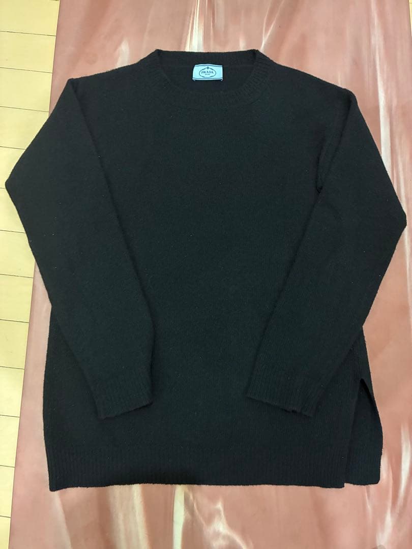 そ*ら様 【値下げ】PRADA 黒 長袖ニットセーター サイドスリット