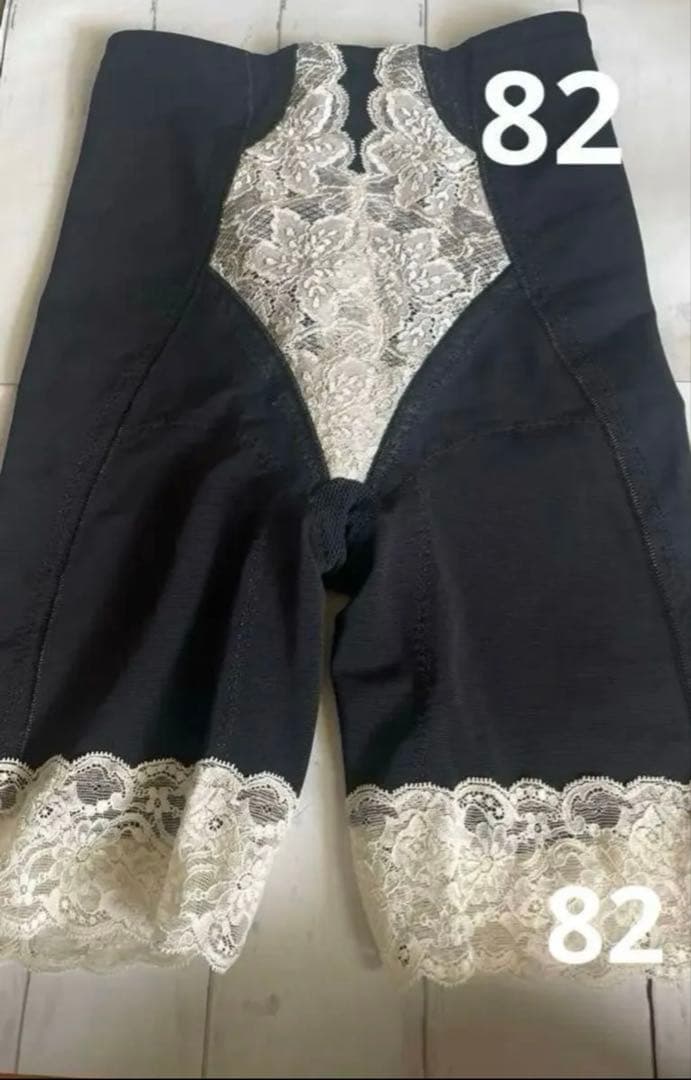 値下げ　ララグラント82ガードル 光電子繊維