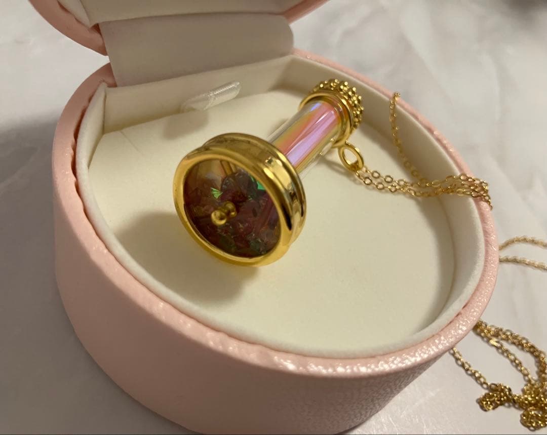 劇場版「美少女戦士セーラームーンEternal」ガラスの万華鏡ペンダント