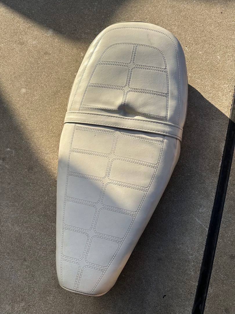 シャリー　シート　ホワイト　cf50 レザー