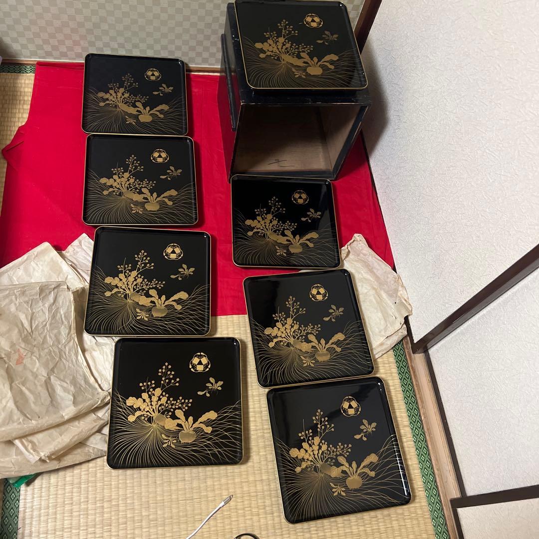 七草蒔絵吸物膳　八客