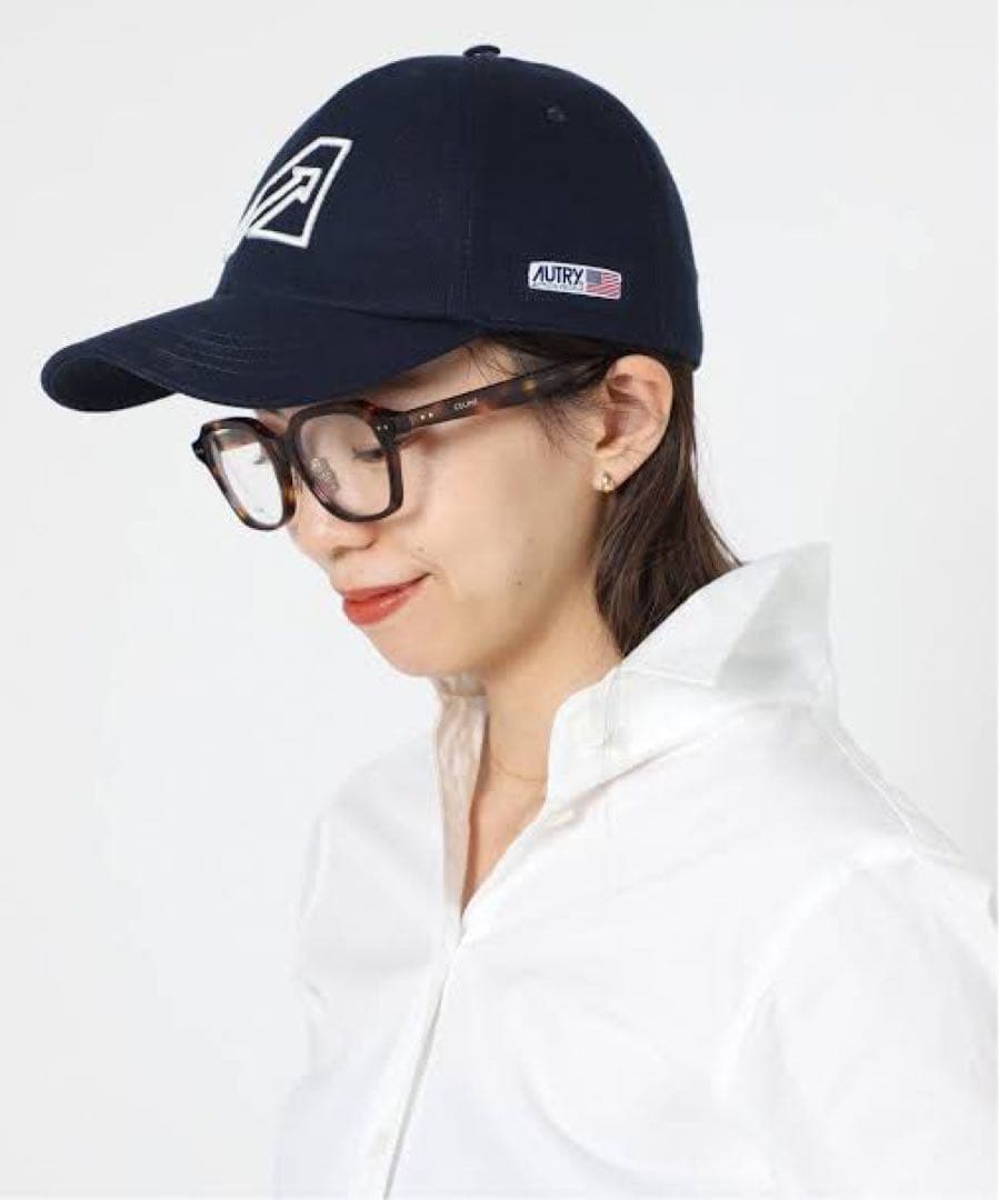 AUTRY キャップ　ネイビー