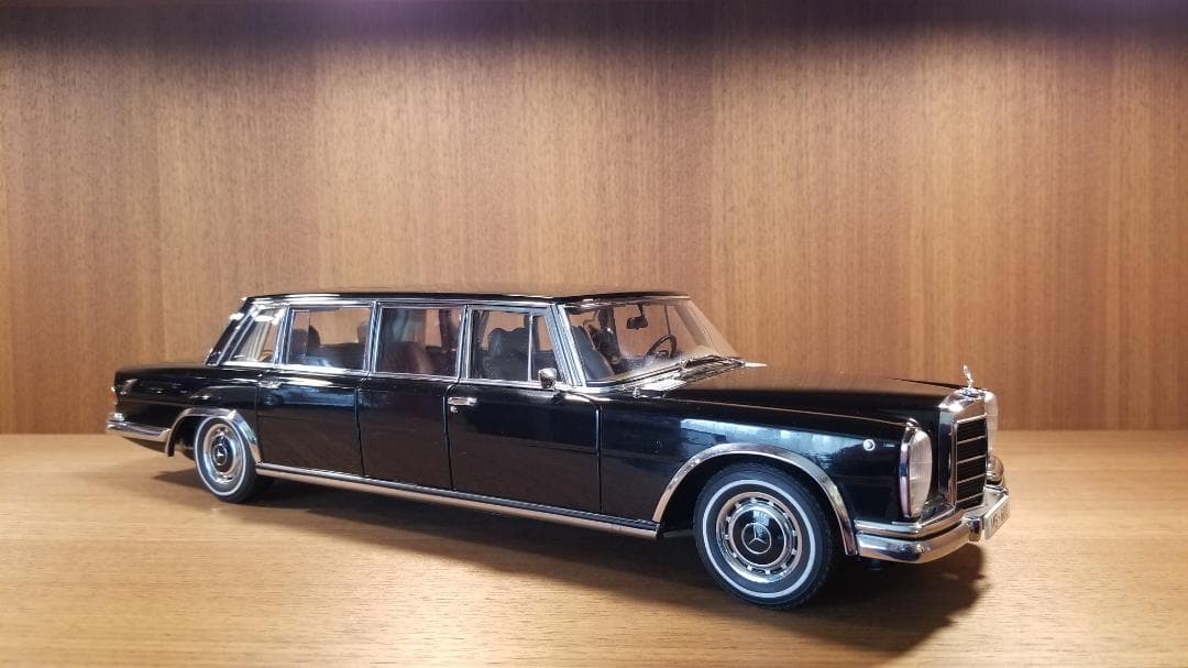 オートアート 1/18 メルセデスベンツ 600プルマン ブラック