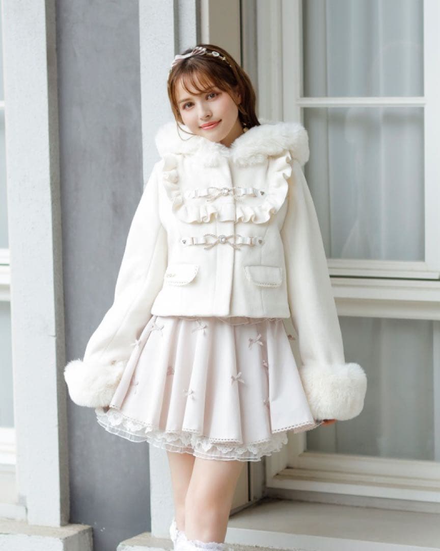 【完売品】リズリサ LIZLISA ビジューリボンショートフードコート タグ付き