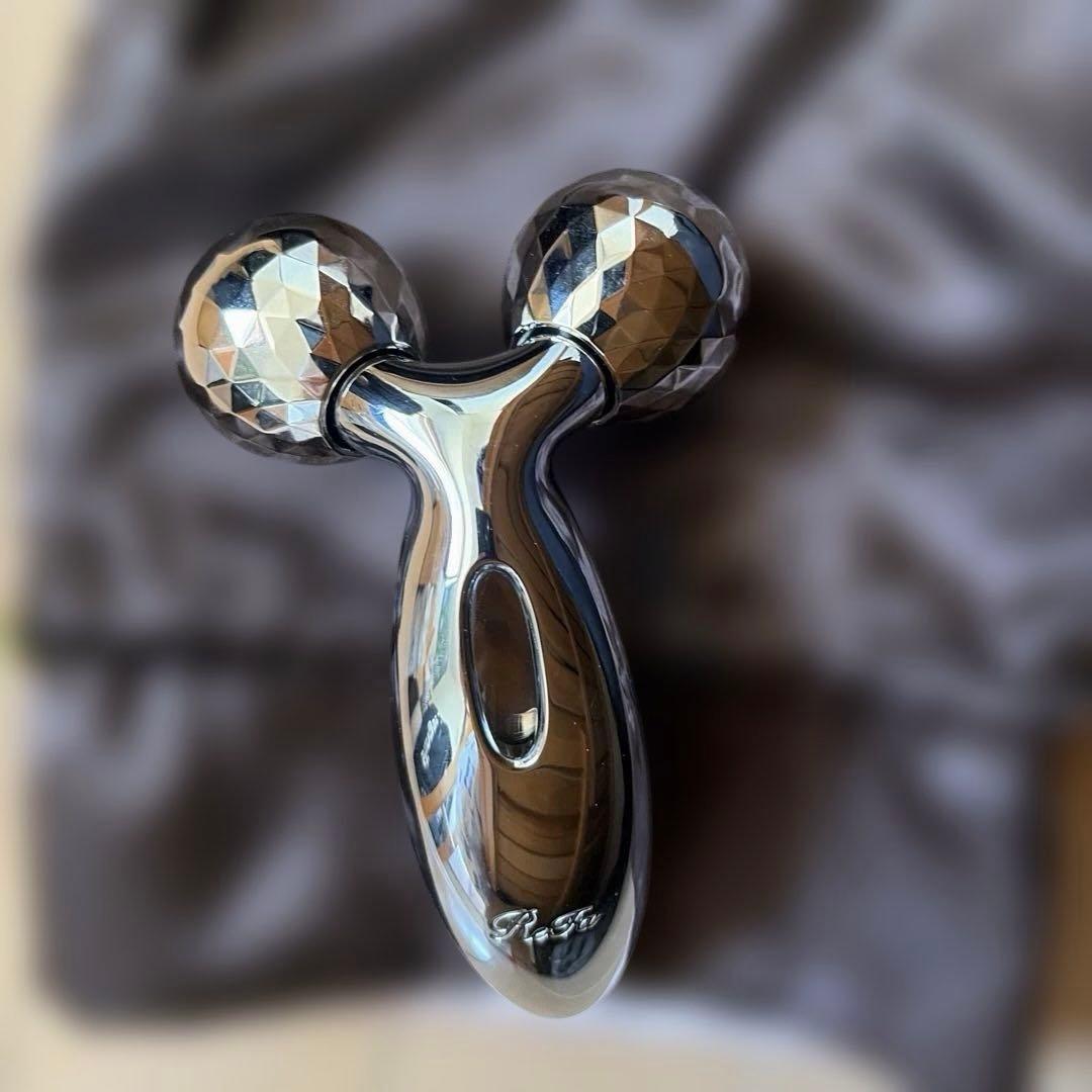 REFA 美顔ローラー シルバー - メルカリ