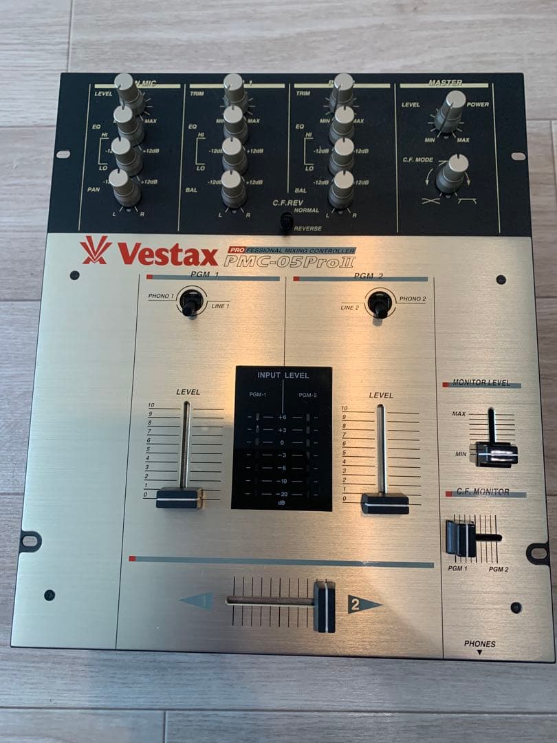 やしちVestax PMC-05PRO Ⅲ DJミキサー　ほぼ未使用 Vestax PMC05PROIII DX 2-Channel DJ Mixer | zZounds