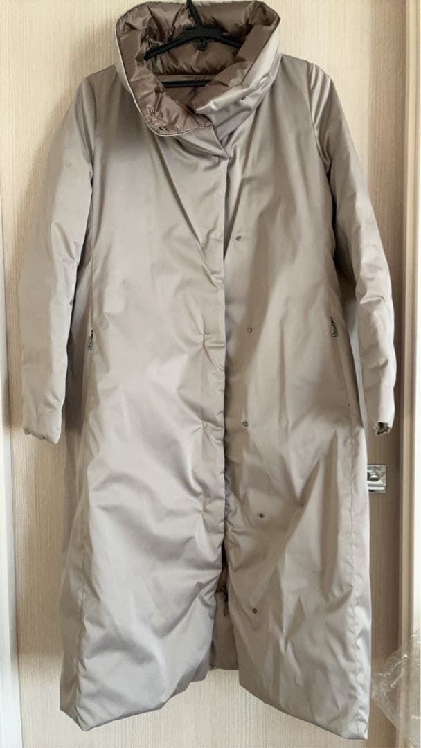カ*次様 マックスマーラ　ベージュ ロングダウンジャケット フード付き　ダブルフ