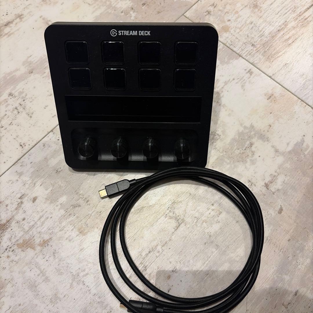 Elgato Stream Deck+ ブラック sd___black_Desk.png