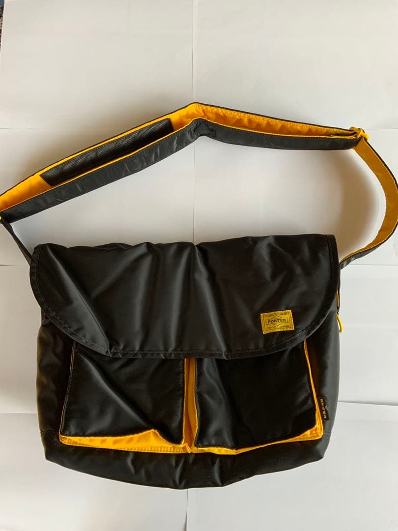 PORTER ✖︎ BEAMSメッセンジャーバッグ 35周年 限定 PORTER × BEAMS メッセンジャーバッグ 35周年 タンカー 限定