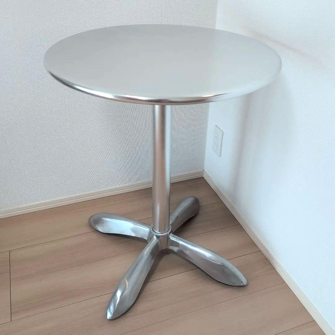 DULTON ALUMINUM ROUND TABLE 60　ラウンド テーブル DULTON(ダルトン)のアルミニウムラウンドテーブルです。室内のサイド