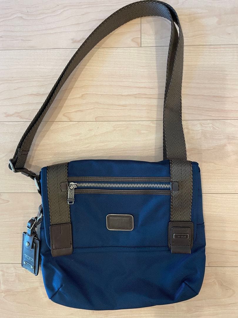 トゥミ TUMI ミニ メッセンジャーバッグ 斜め掛け22371BTH ブルー